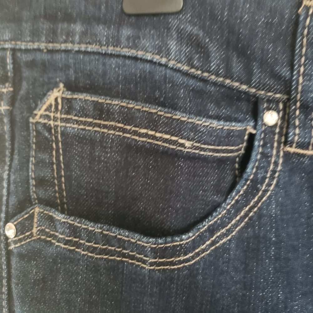 White House Black Market Noir Size 14 Denim Capris - Picture 5 of 9